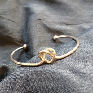 Heart overhand knot bracelet